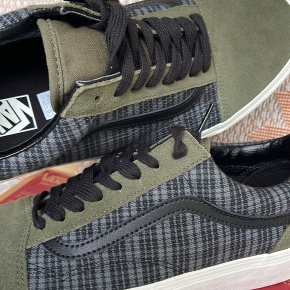 Vans Men’s Old Skool
Grunge Plaid Multi
VN000CP5BMB
Sneakers - Picture 15 of 16